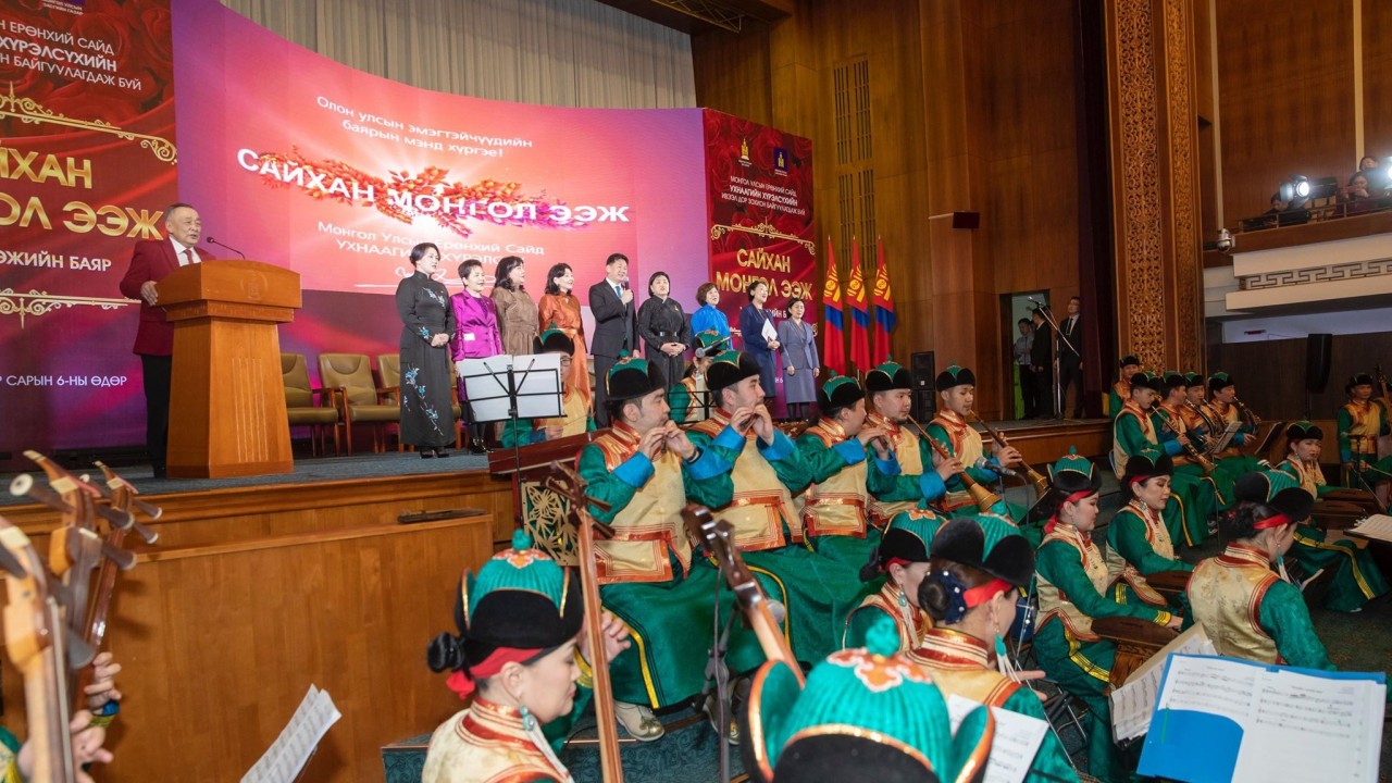 Олон улсын эмэгтэйчүүдийн баяр угтсан “Сайхан монгол ээж” 1000 ээжийн баяр боллоо